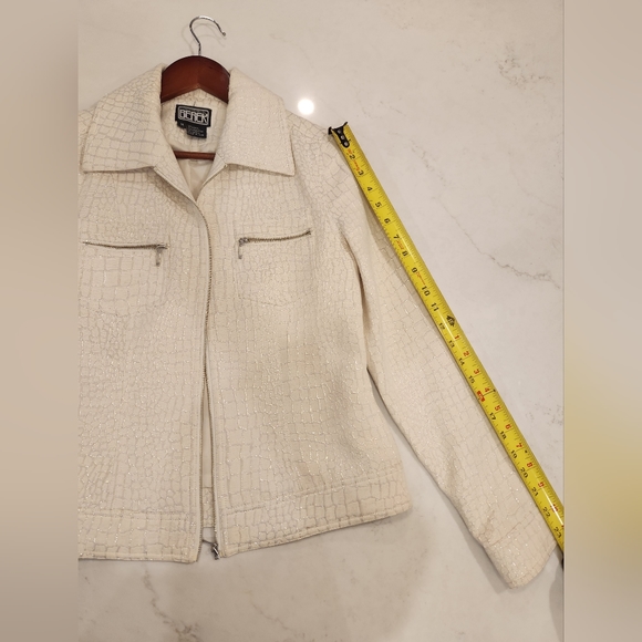 Short jacket - Picture 3 of 7